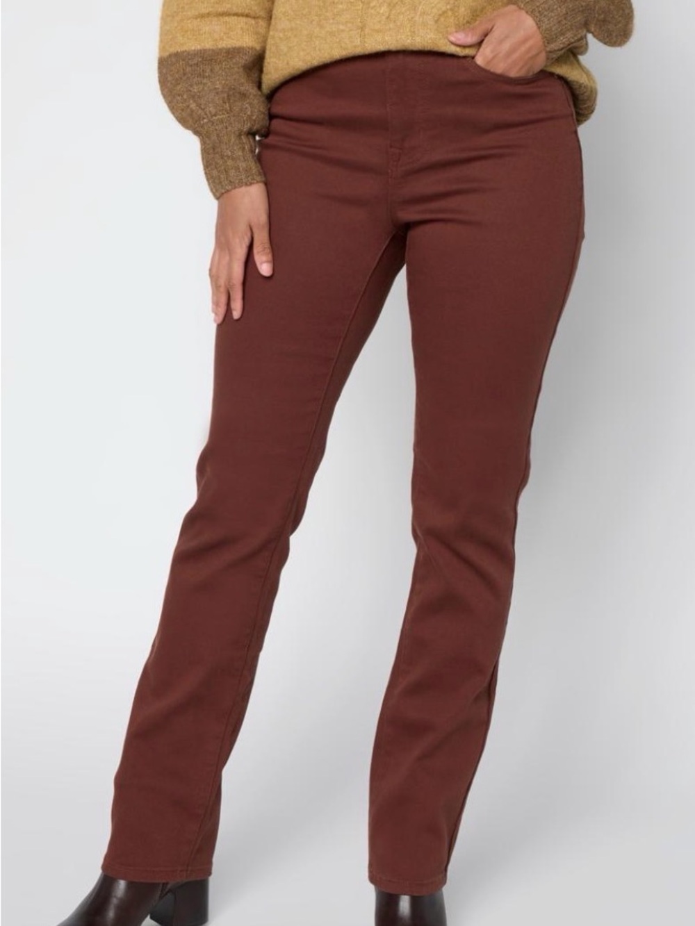 Women’s Mid-Rise Straight Jeans in Dark Cocoa